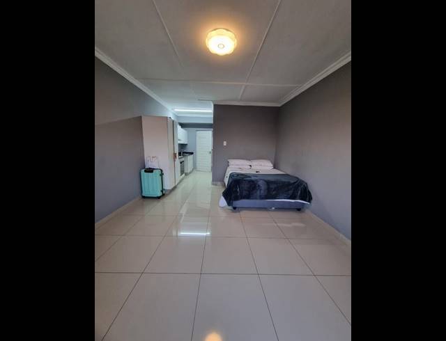 1 BEDROOM APARTMENT FOR SALE IN UMHLANGA RIDGE